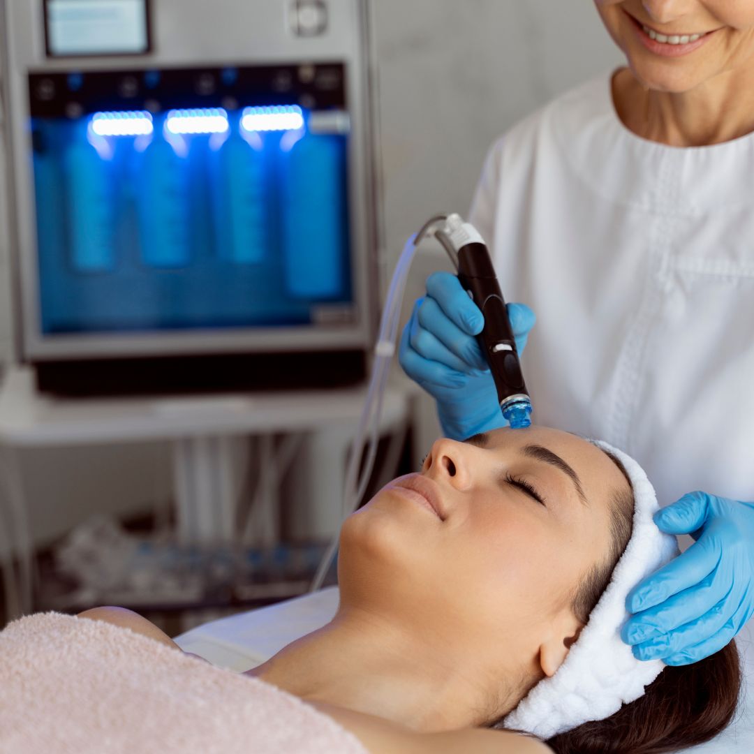 Top Benefits of HydraFacial: Why It’s Bangkok’s Go-To Treatment